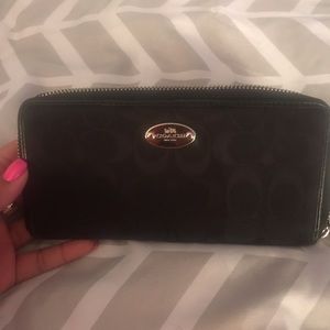 Signature Coach Wallet